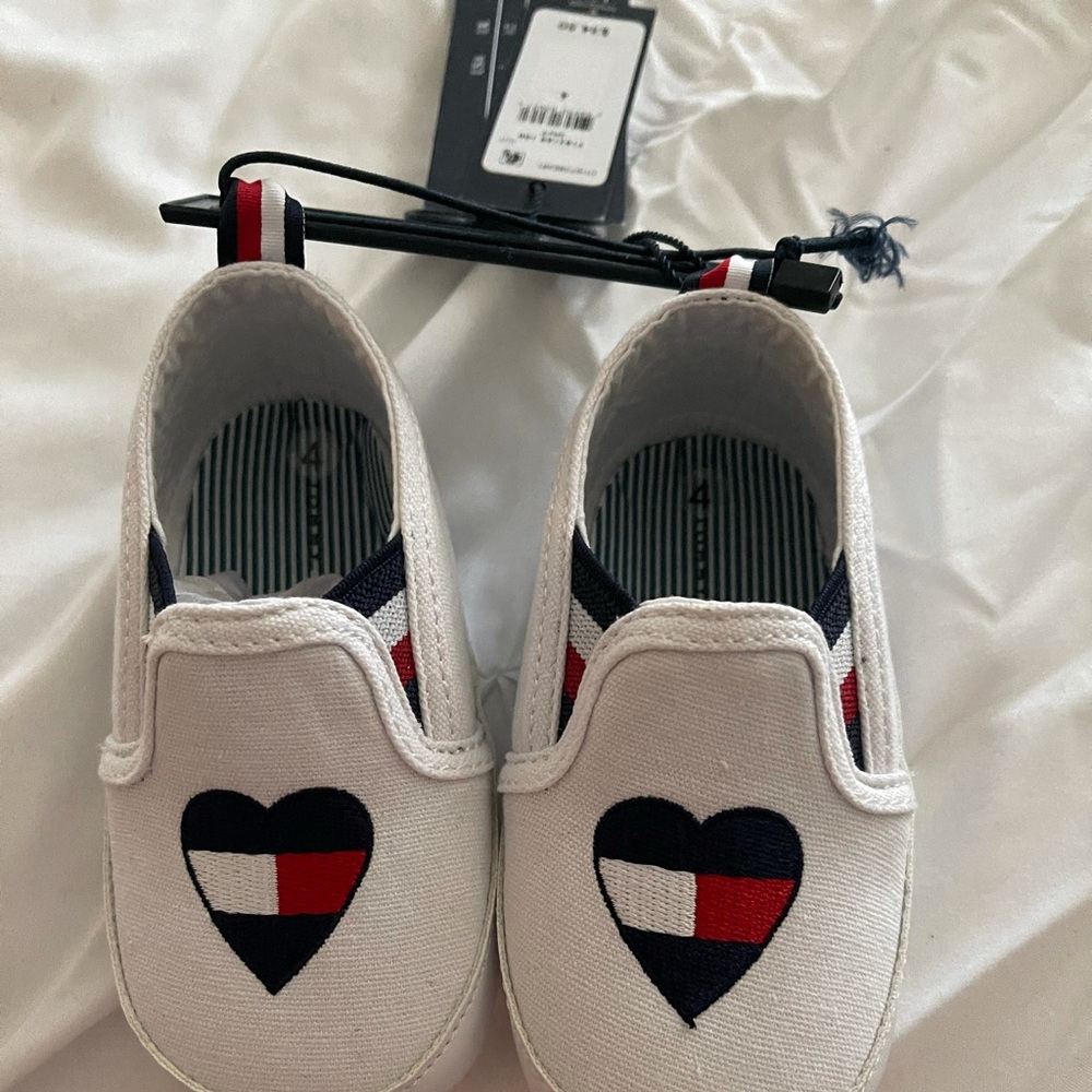 Baby girls baby shoes 9 to 12 months old